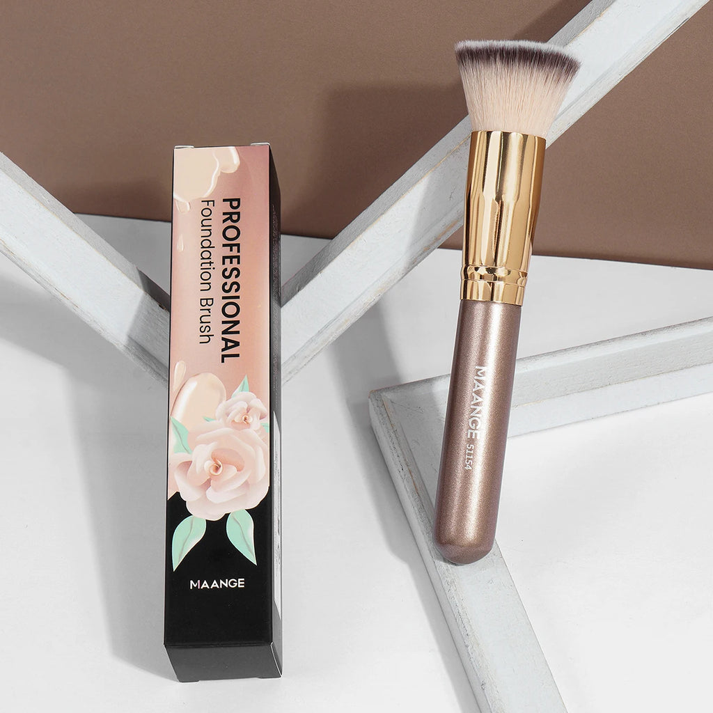 Foundation Brush with Case