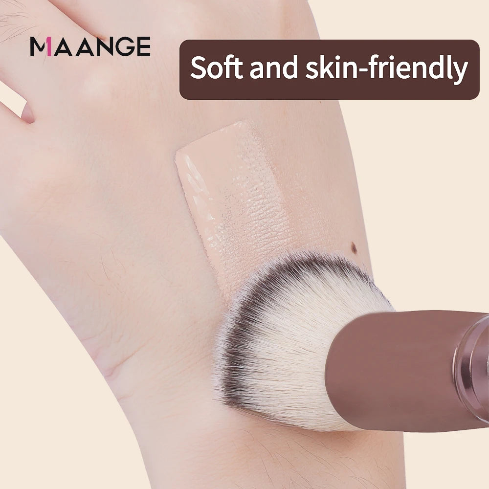 Foundation Brush with Case