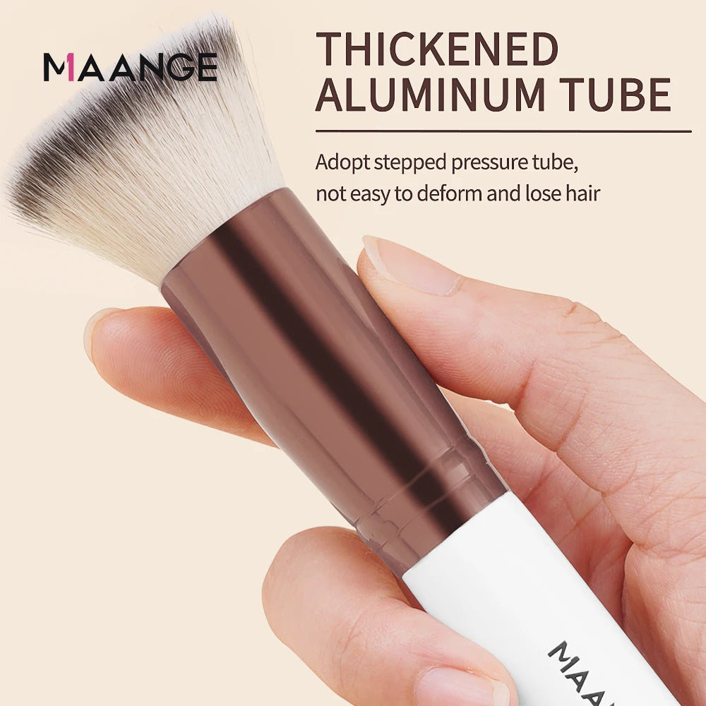 Foundation Brush with Case